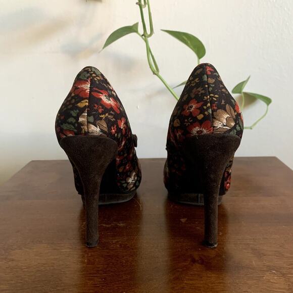 Madden Girl Salza Floral Fabric Platform Brown Suede-like Rosette Pumps Size 5.5 - Picture 13 of 13